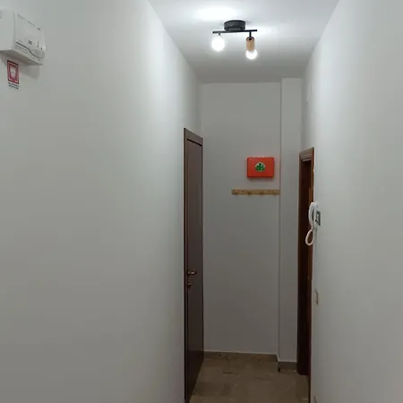 아파트 A Casa Di Elena E Francesco 베르날다
